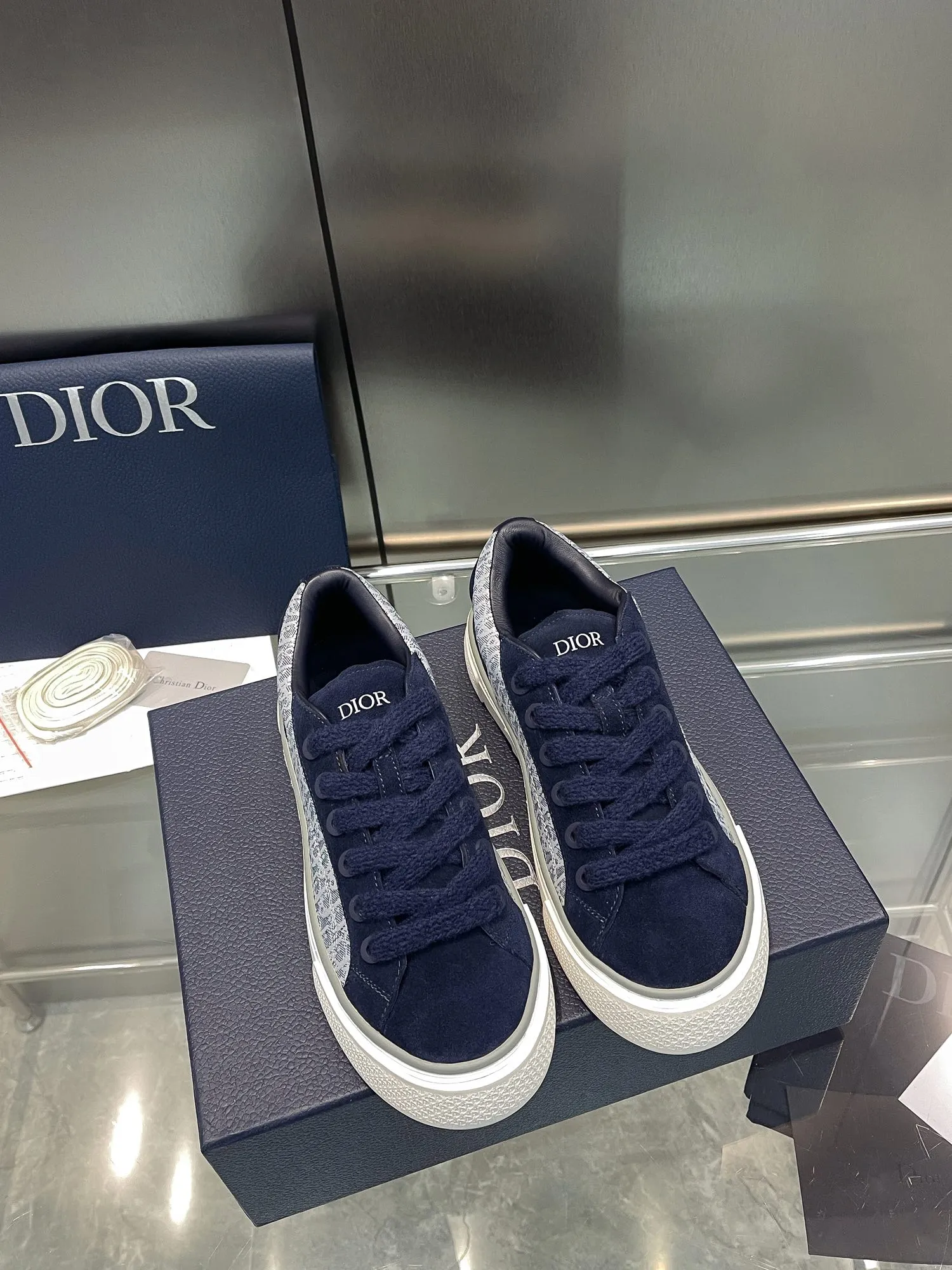 👟👟Ex-factory price 600👟👟 Dior 2023 autumn and winter haute couture series new CD jelly color couple flat casual shoes Dior Size: Female size 35-42 (41.42 customized, non-refundable) / Male size 38-46 (38.46 customized, non-refundable)